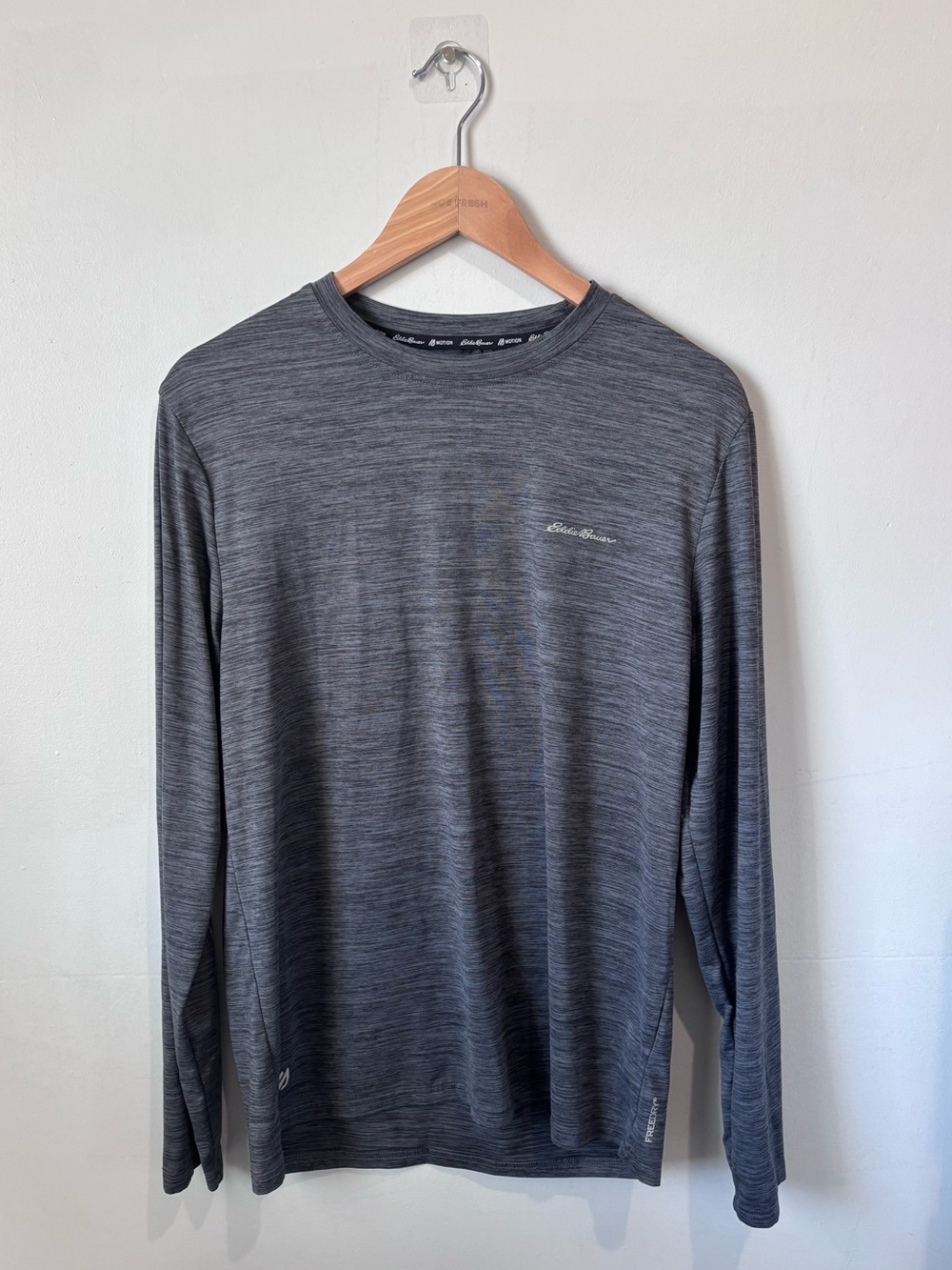 Eddie Bauer Motion Lightweight Long Sleeve Training Top | Dark Grey | Size M